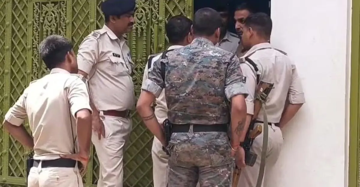 Akbar Mallik Raid News